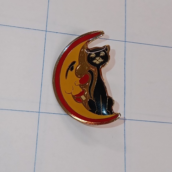 Jewelry - Cat & Moon Vintage Pin